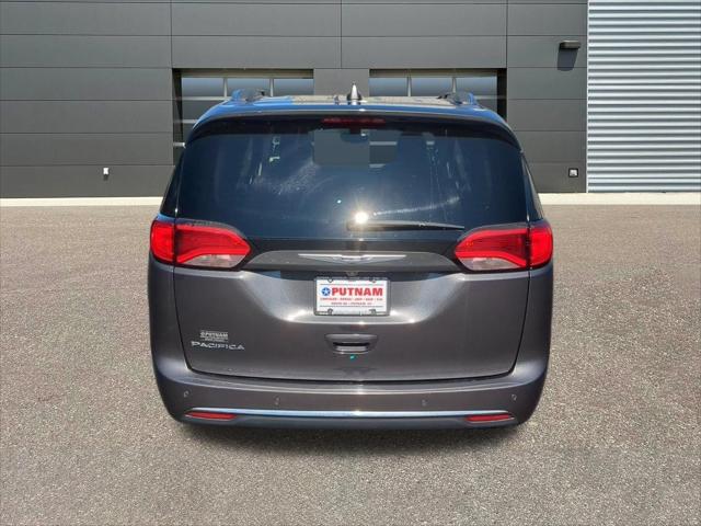 2020 Chrysler Pacifica Touring L