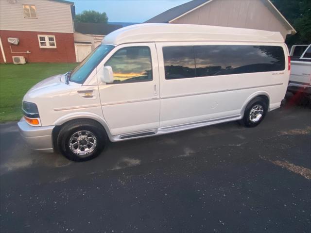 2017 Chevrolet Express LT
