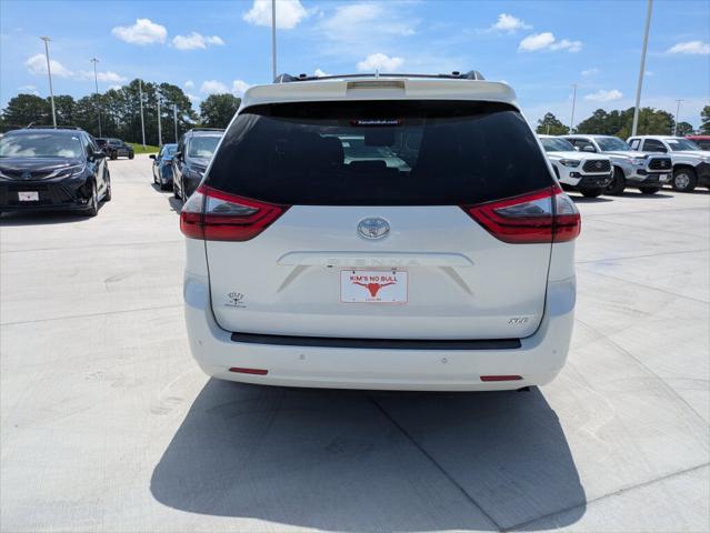 2020 Toyota Sienna XLE