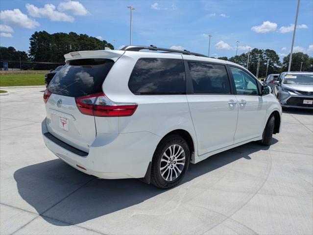 2020 Toyota Sienna XLE