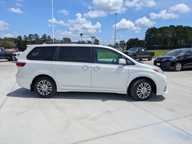 2020 Toyota Sienna XLE