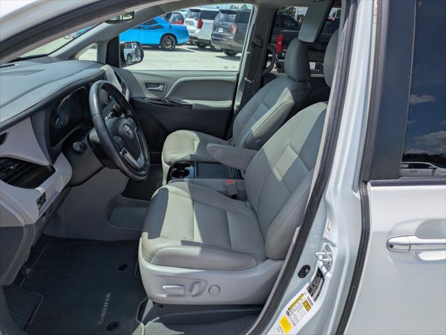 2020 Toyota Sienna XLE
