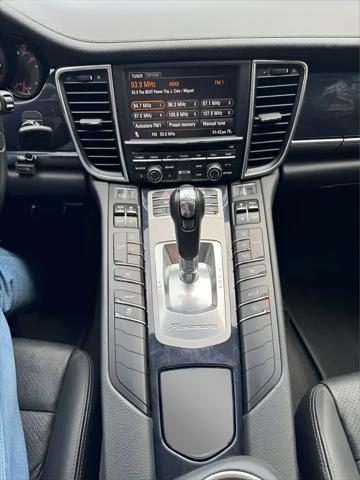 2012 Porsche Panamera Standard
