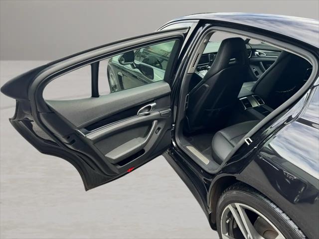 2012 Porsche Panamera Standard