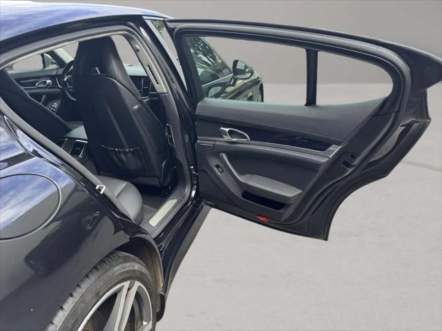 2012 Porsche Panamera Standard
