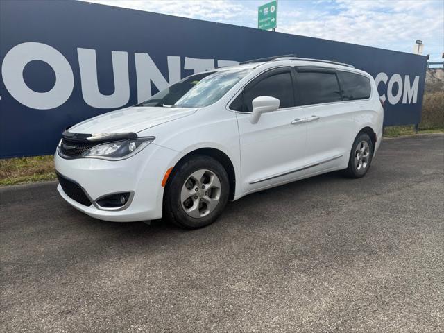 2017 Chrysler Pacifica Touring-L Plus 2017 Chrysler Pacifica Touring-L Plus