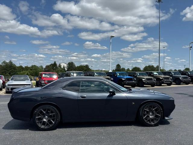 2016 Dodge Challenger 392 Hemi Scat Pack Shaker