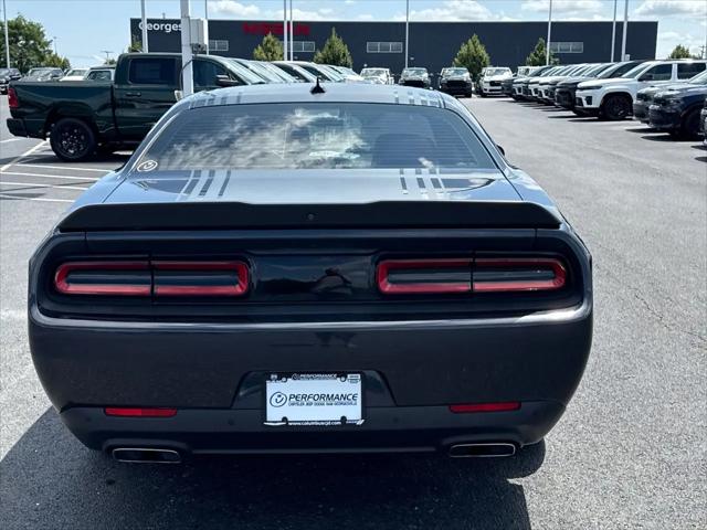 2016 Dodge Challenger 392 Hemi Scat Pack Shaker