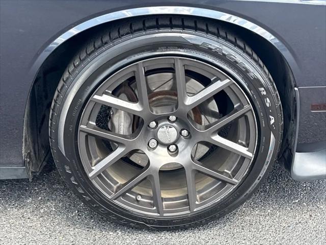 2016 Dodge Challenger 392 Hemi Scat Pack Shaker