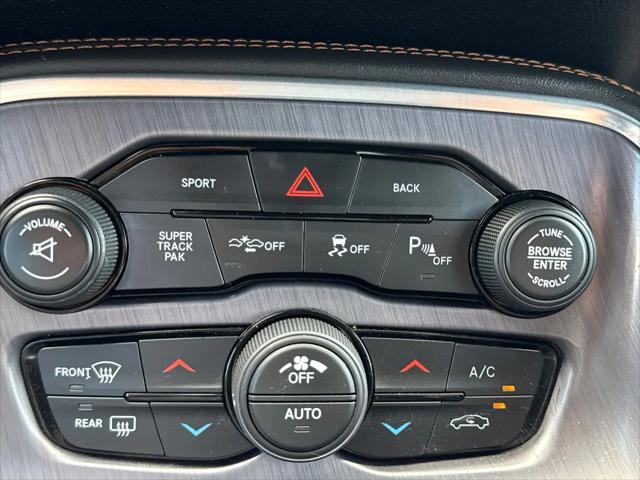 2016 Dodge Challenger 392 Hemi Scat Pack Shaker