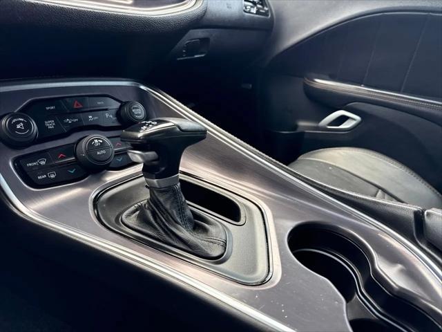 2016 Dodge Challenger 392 Hemi Scat Pack Shaker
