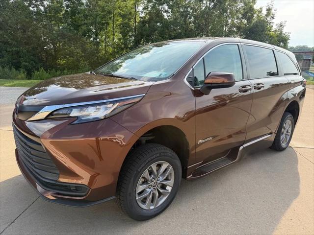 2022 Toyota Sienna LE for sale in Meadville, PA