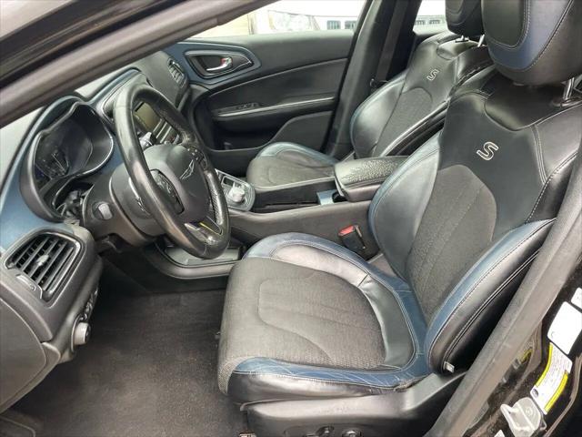 2015 Chrysler 200 S