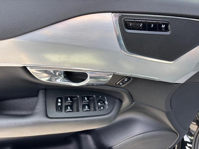 2016 Volvo XC90 T5 Momentum