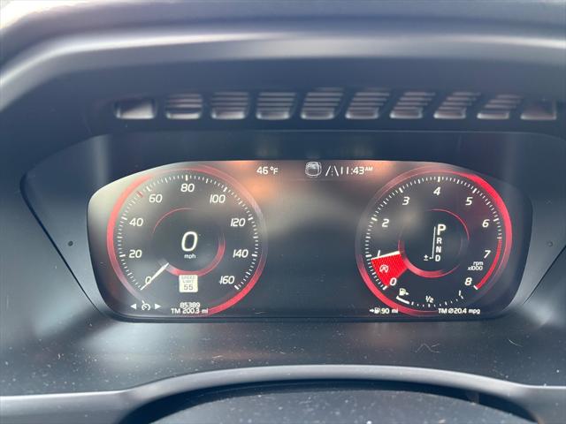 2016 Volvo XC90 T5 Momentum