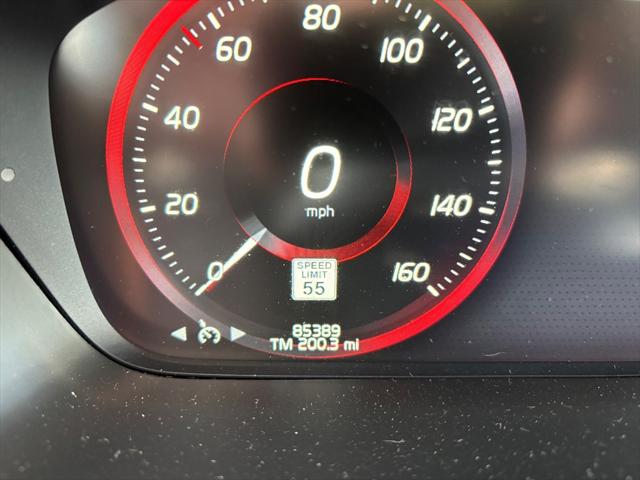 2016 Volvo XC90 T5 Momentum