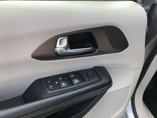 2020 Chrysler Voyager LXI