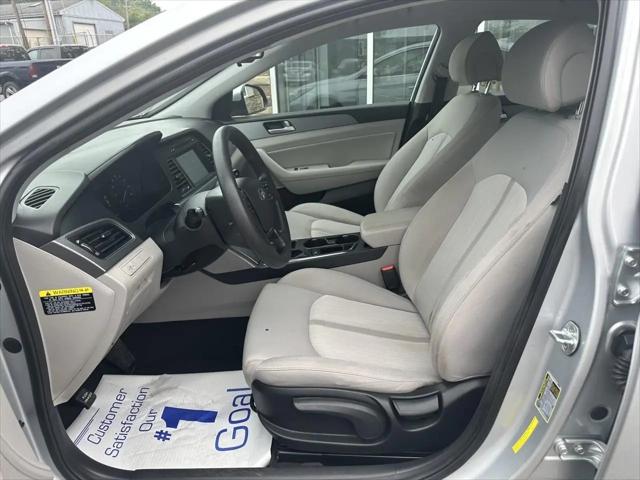 2017 Hyundai Sonata Hybrid SE