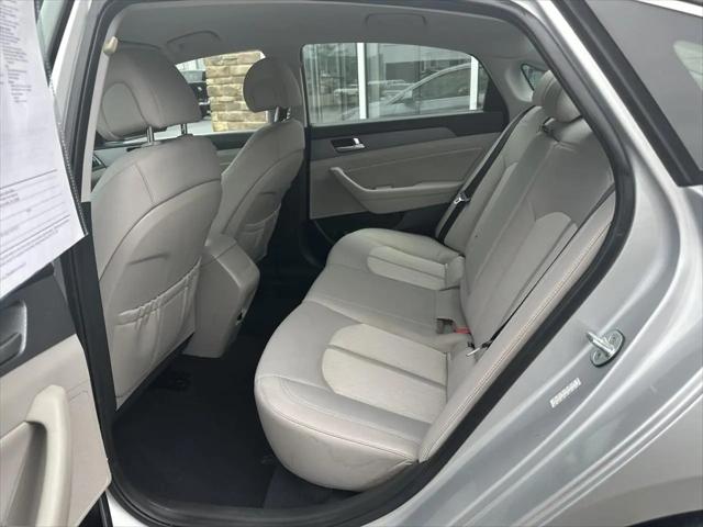 2017 Hyundai Sonata Hybrid SE