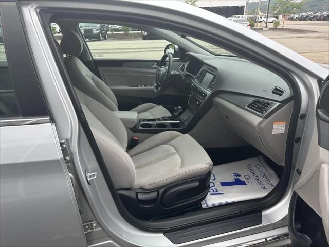 2017 Hyundai Sonata Hybrid SE