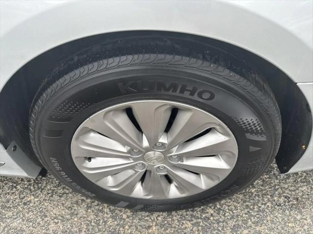 2017 Hyundai Sonata Hybrid SE