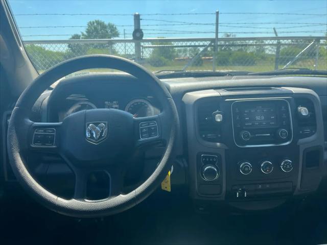 2017 Ram 1500 Express Crew Cab 4x2 5'7" Box