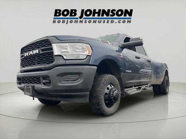 2022 RAM 3500 Tradesman Crew Cab 4x4 8 Box