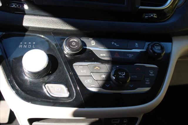 2020 Chrysler Pacifica Touring L