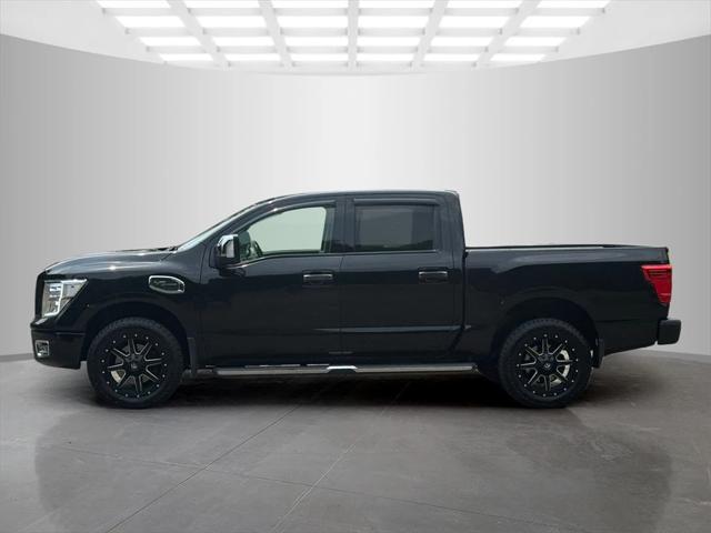 2017 Nissan TITAN SL