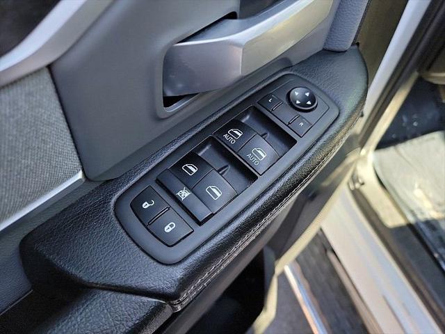 2021 Ram 3500 Big Horn Crew Cab 4x4 8' Box