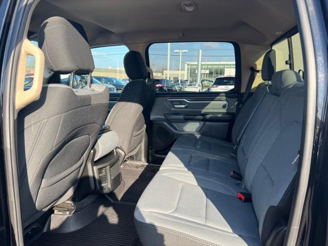 2020 Ram 1500 Big Horn Crew Cab 4x4 5'7" Box