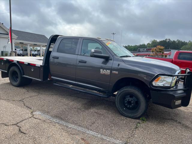 2018 RAM 3500 Chassis Tradesman/SLT/Laramie