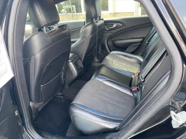 2015 Chrysler 200 S