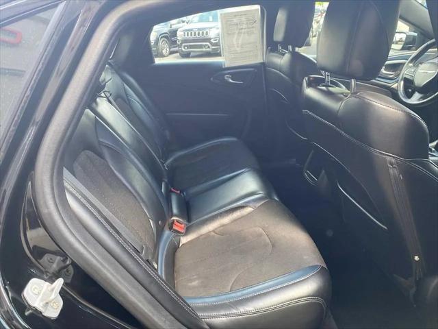 2015 Chrysler 200 S