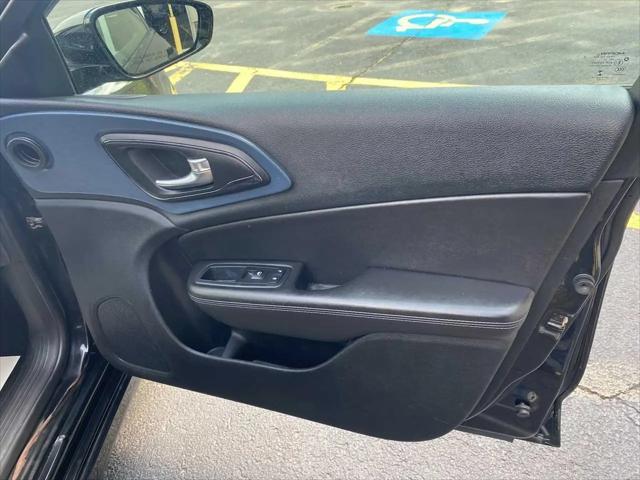 2015 Chrysler 200 S
