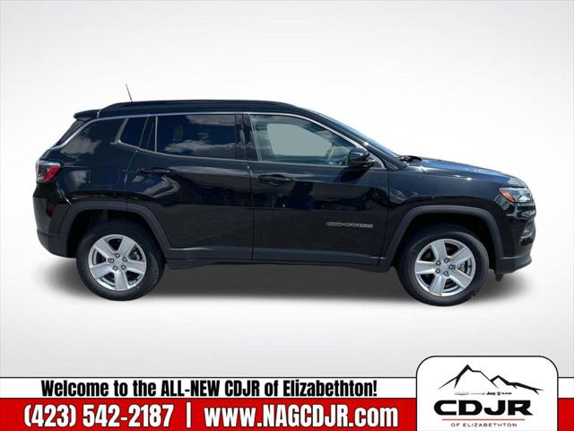 2022 Jeep Compass COMPASS LATITUDE 4X4