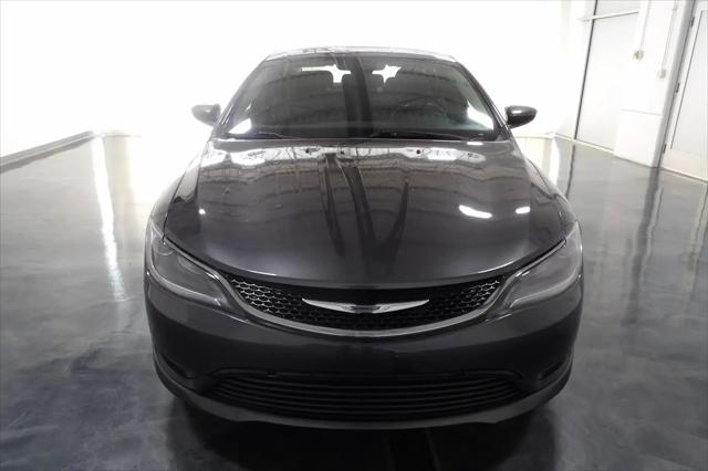 2017 Chrysler 200 Touring