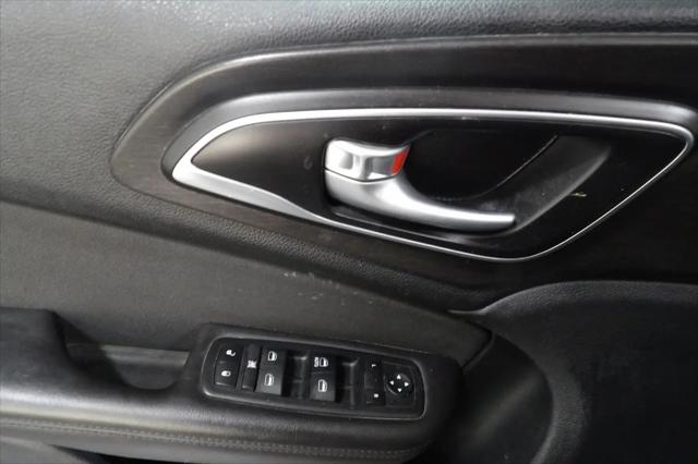 2017 Chrysler 200 Touring