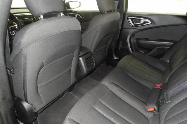 2017 Chrysler 200 Touring