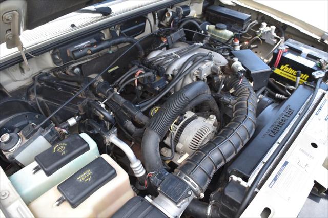 2000 Mazda 300 SE