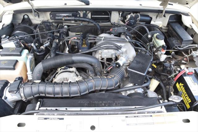 2000 Mazda 300 SE