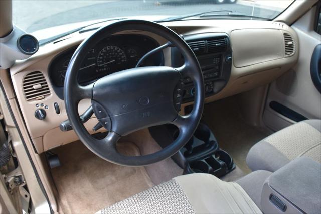 2000 Mazda 300 SE