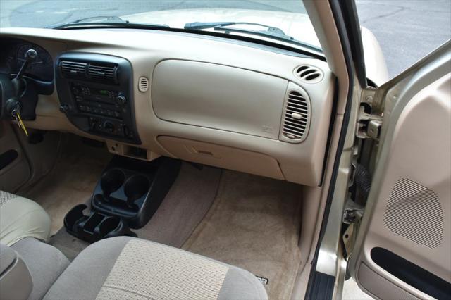 2000 Mazda 300 SE