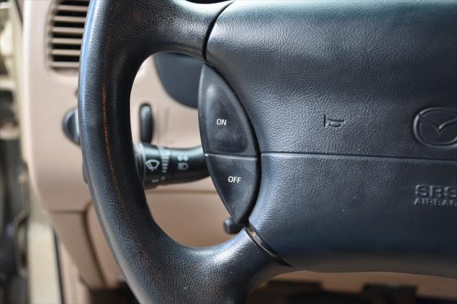 2000 Mazda 300 SE