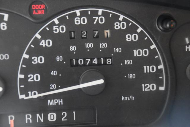 2000 Mazda 300 SE
