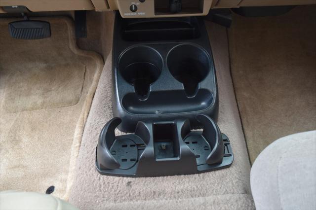 2000 Mazda 300 SE