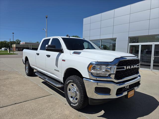 2022 RAM 3500 Tradesman Crew Cab 4x4 8 Box