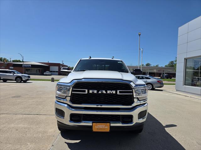 2022 RAM 3500 Tradesman Crew Cab 4x4 8 Box
