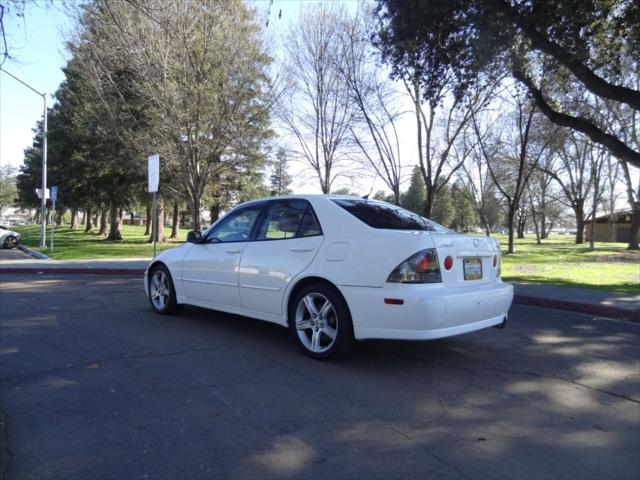 2002 Lexus IS 300 Base 4dr Sedan