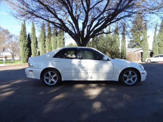 2002 Lexus IS 300 Base 4dr Sedan